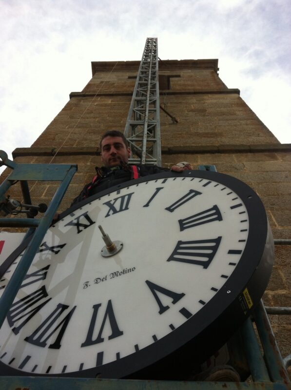 reloj de torre campanario